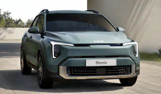 New Kia Stonic STD - front end