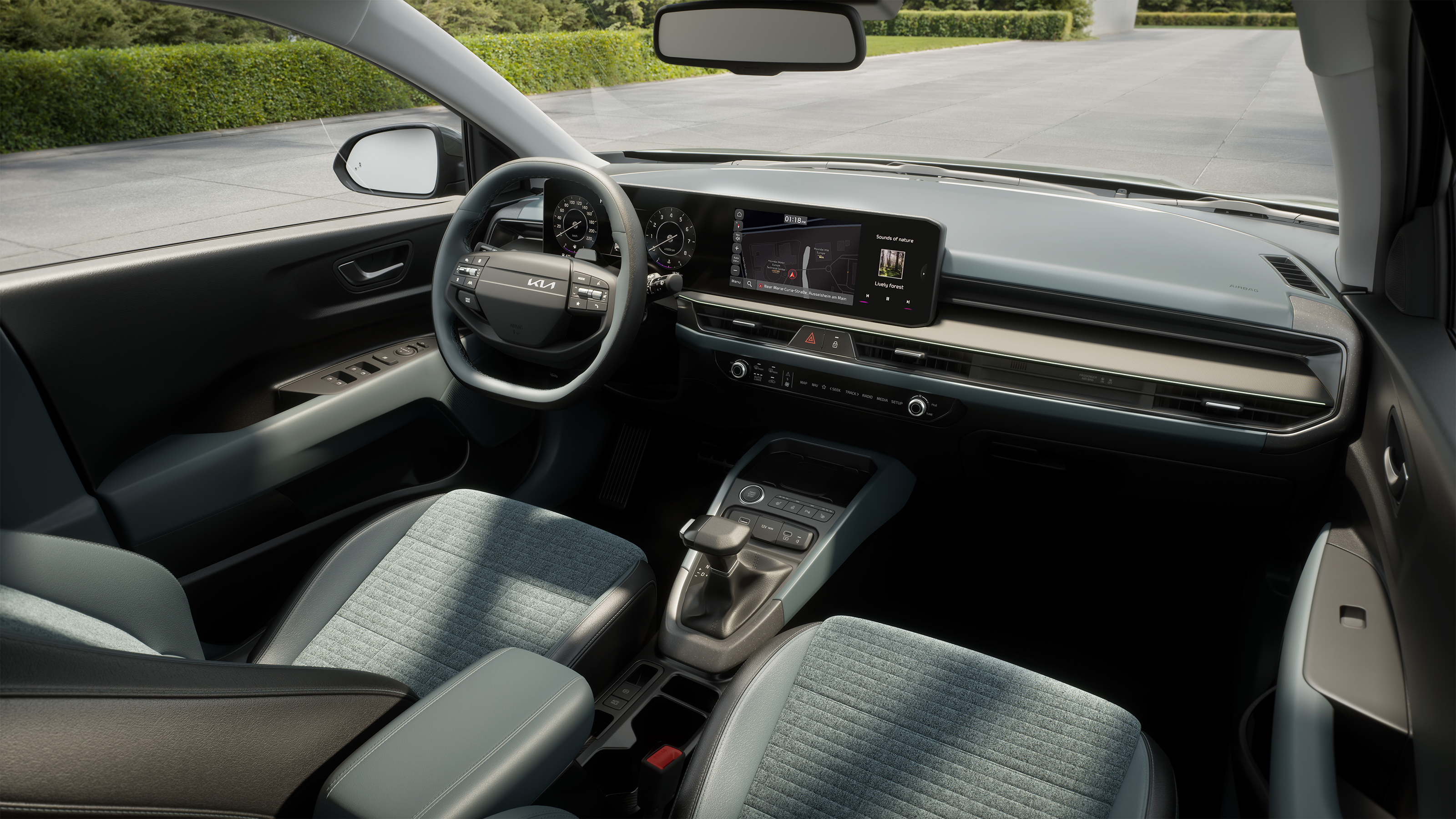 New Kia Stonic STD - interior overview