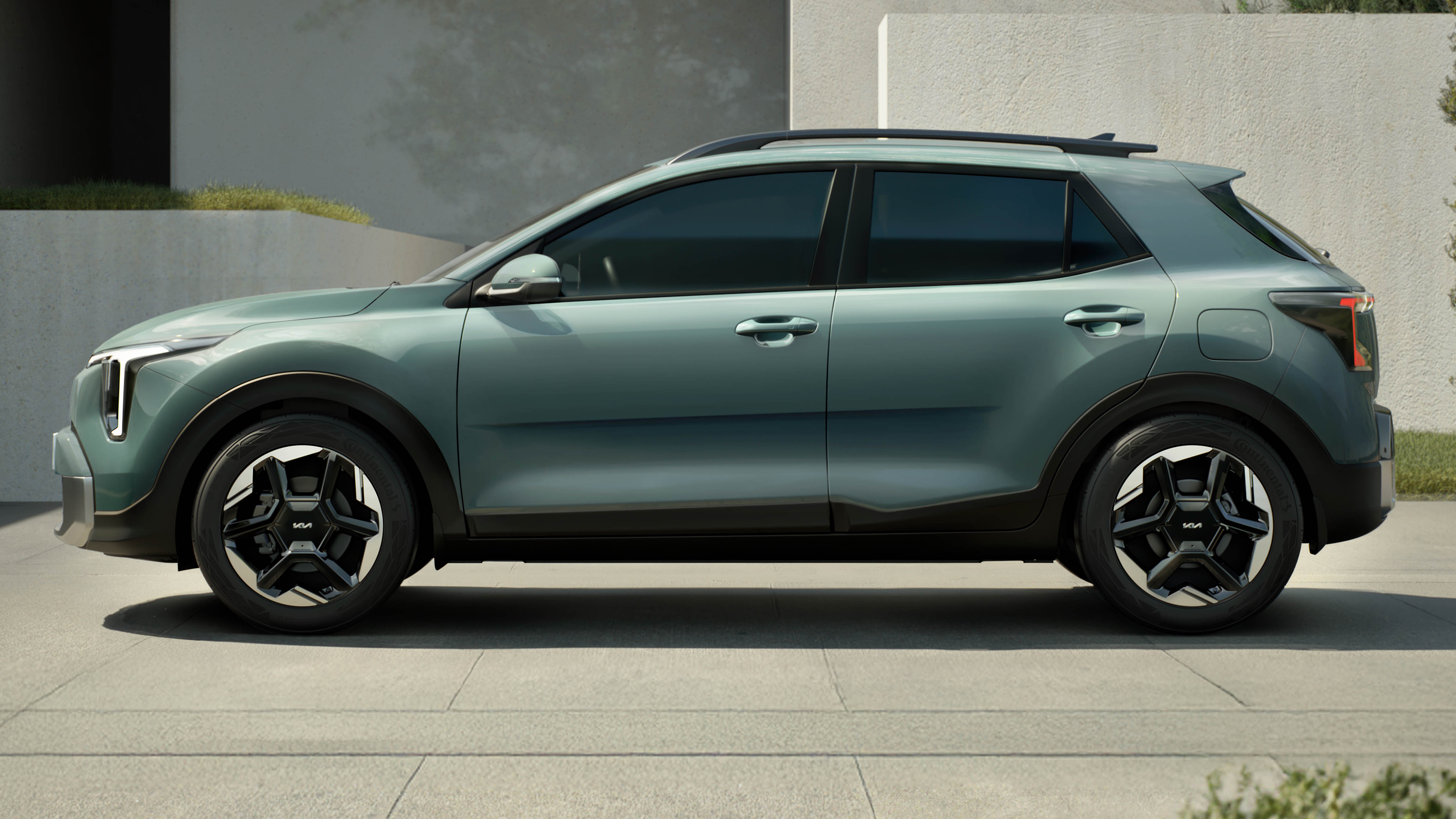 New Kia Stonic STD - side profile