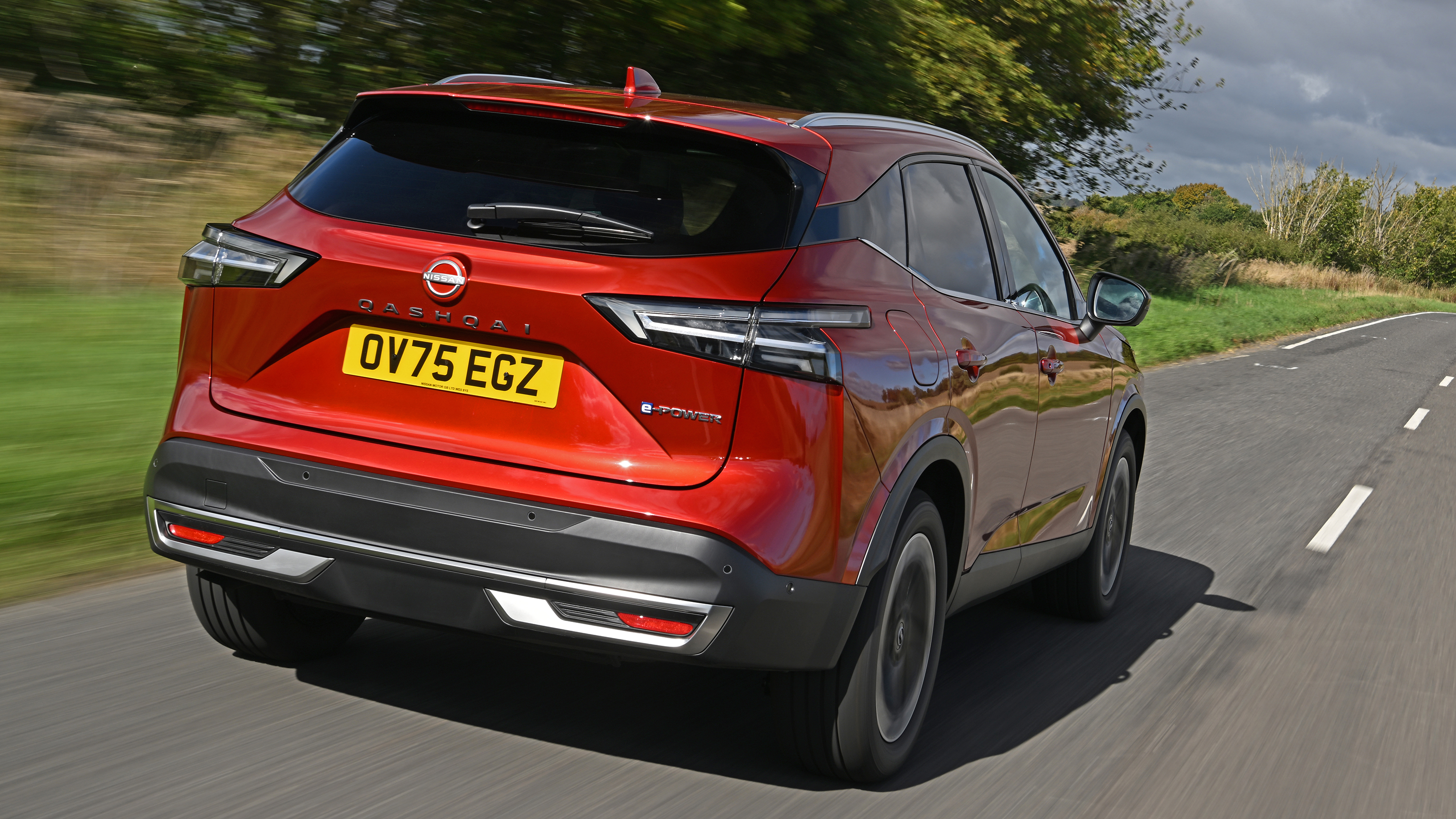 Nissan Qashqai e-Power - rear tracking 
