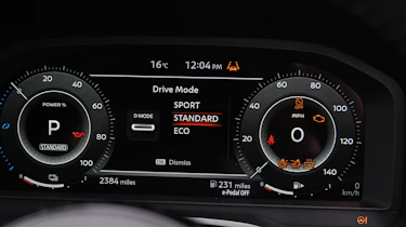 Nissan Qashqai e-Power - digital drivers display