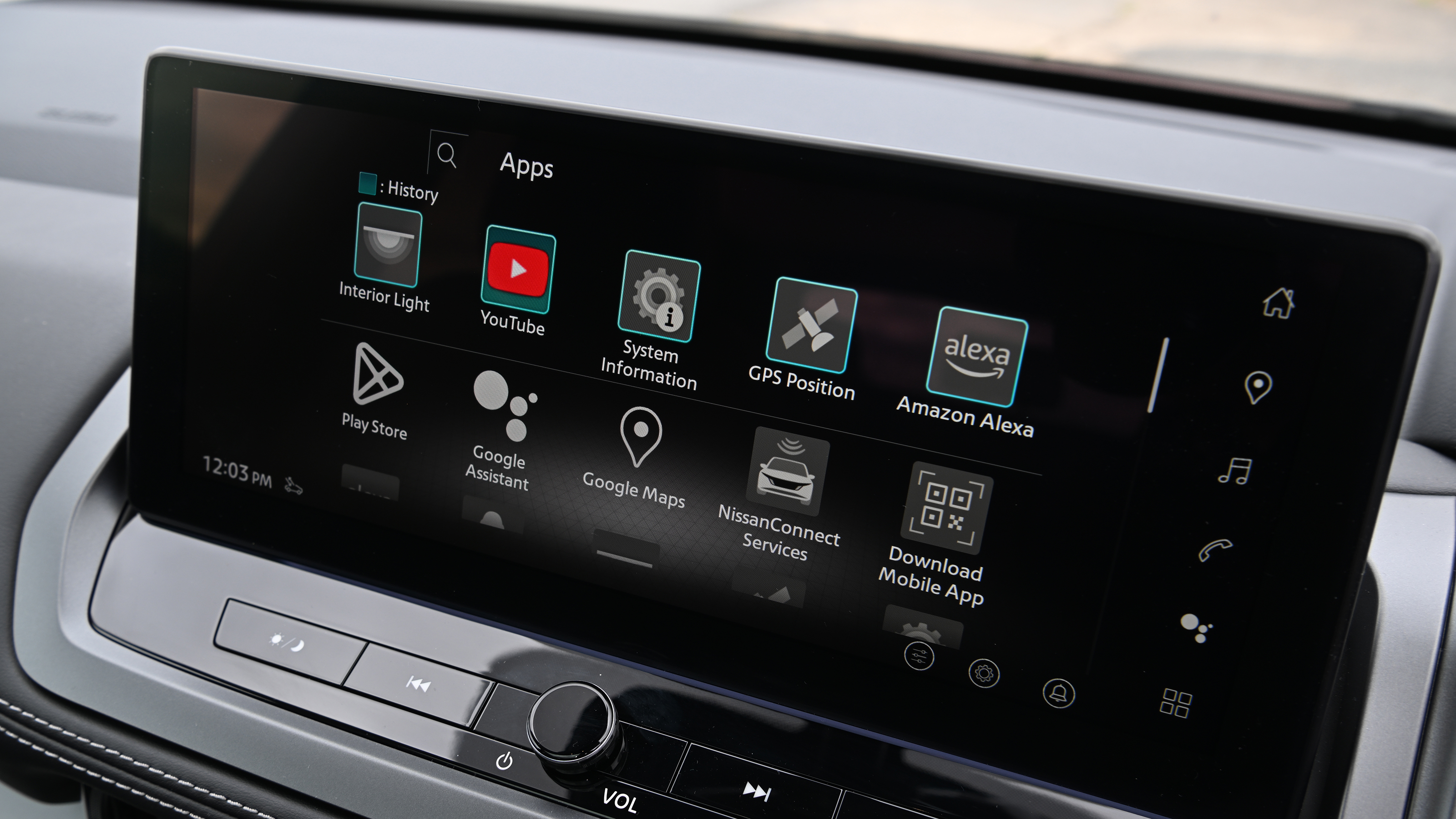 Nissan Qashqai e-Power - infotainment screen 