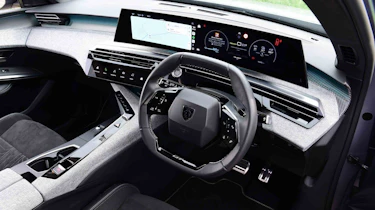 Peugeot E-3008 - dashboard
