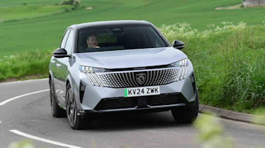 Peugeot E-3008 - front cornering, alternative