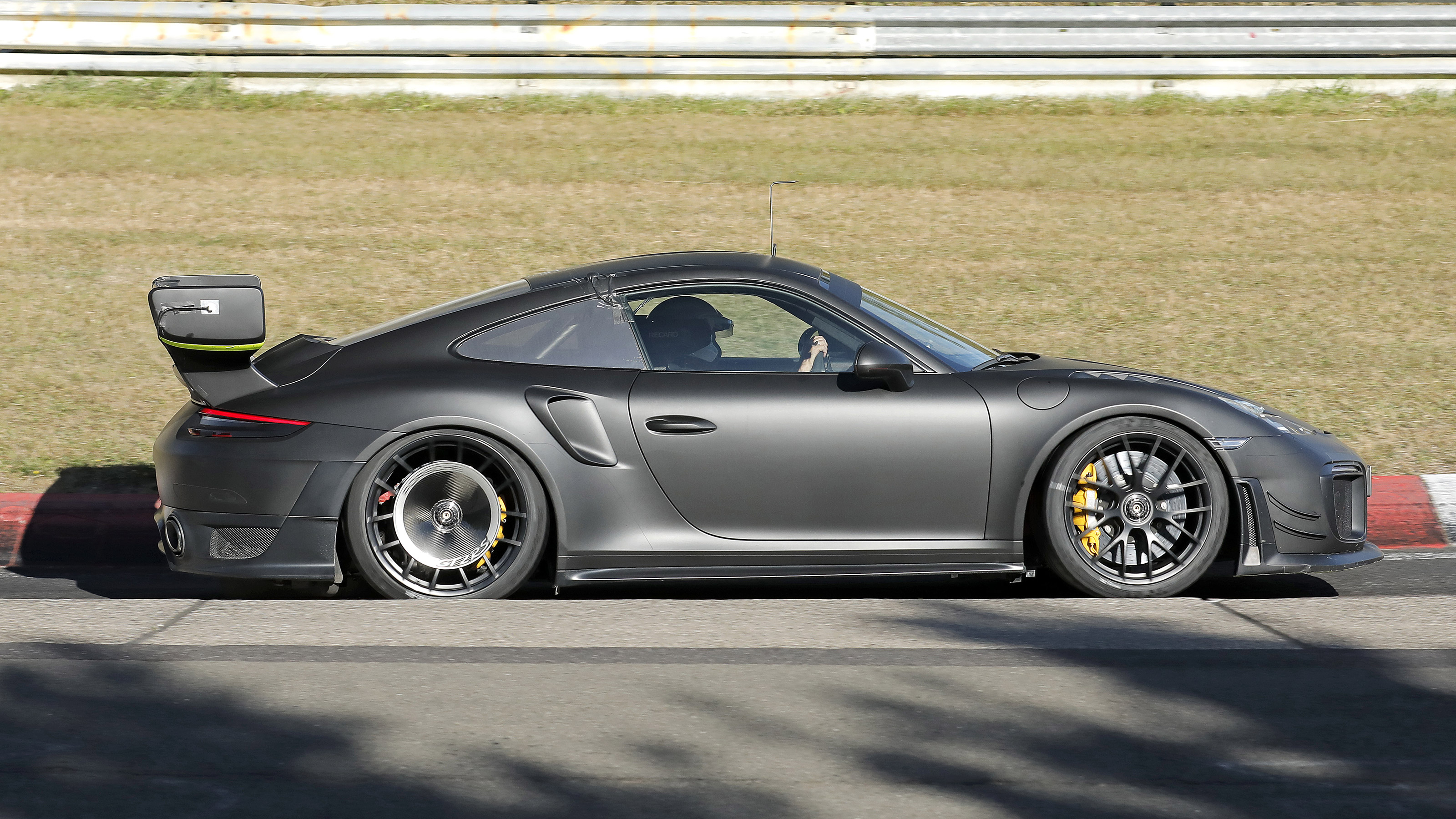 Porsche 911 Flatnose - spyshot 4