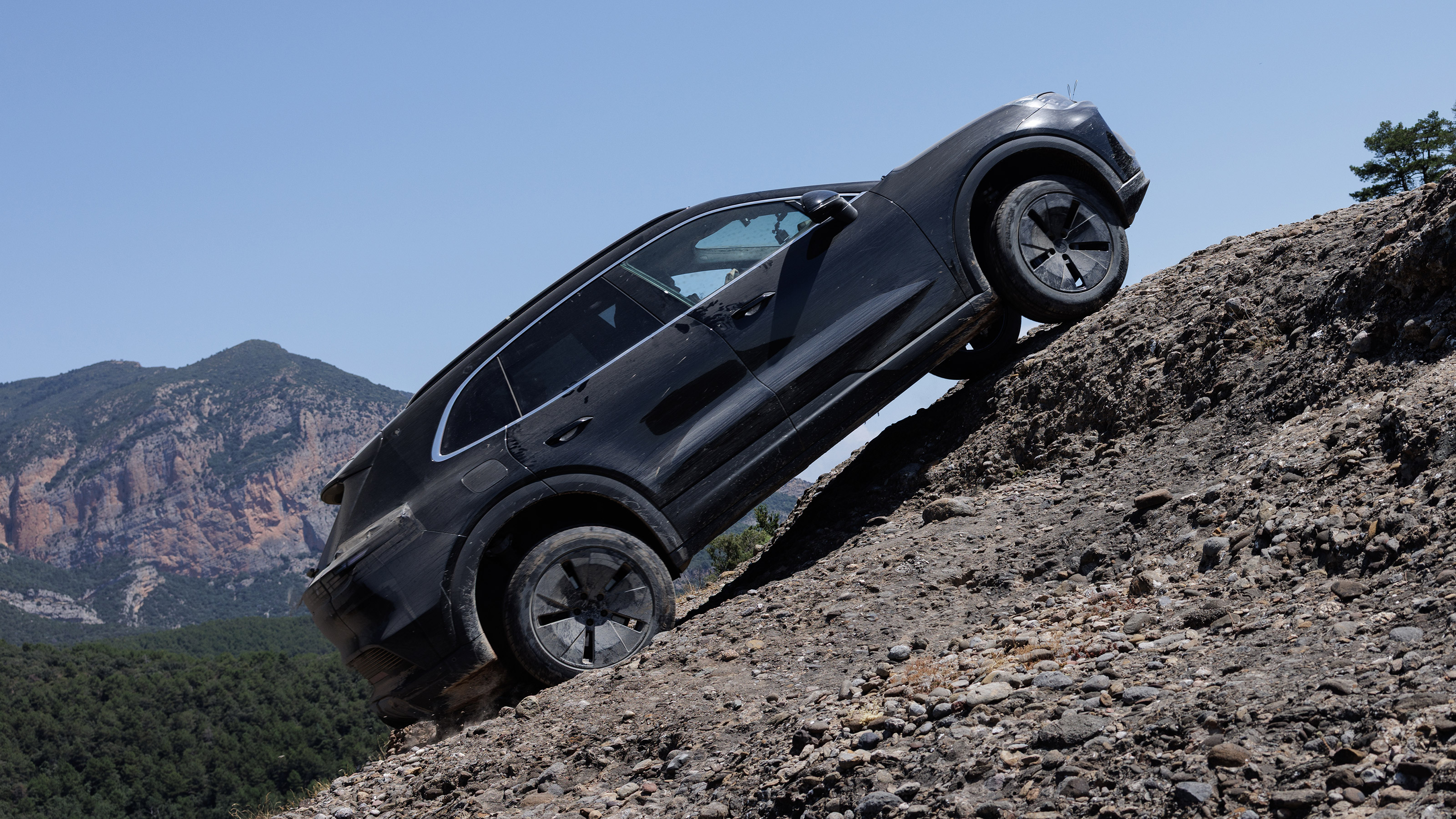 Porsche Cayenne Electric - rear off-road