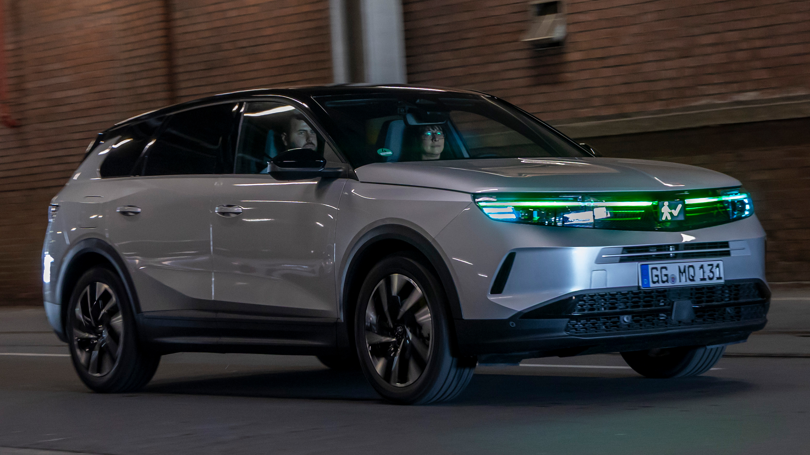 Prototype Vauxhall SUV - dynamic angled green light