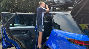 Range Rover Sport long-term - child fitting roof box