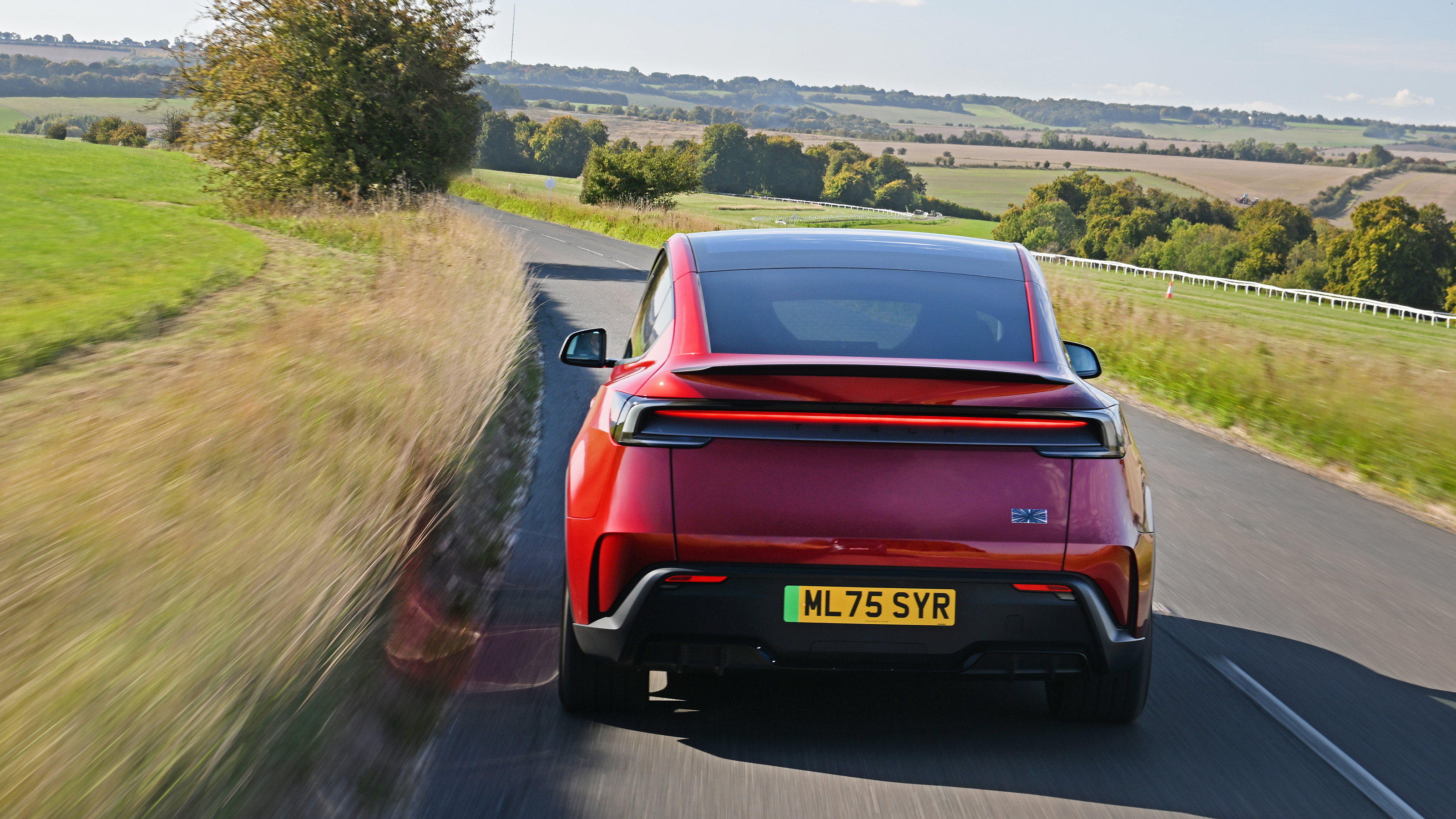 Tesla Model Y Performance 2025 - rear tracking