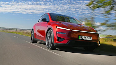 Tesla Model Y Performance 2025 - on the road