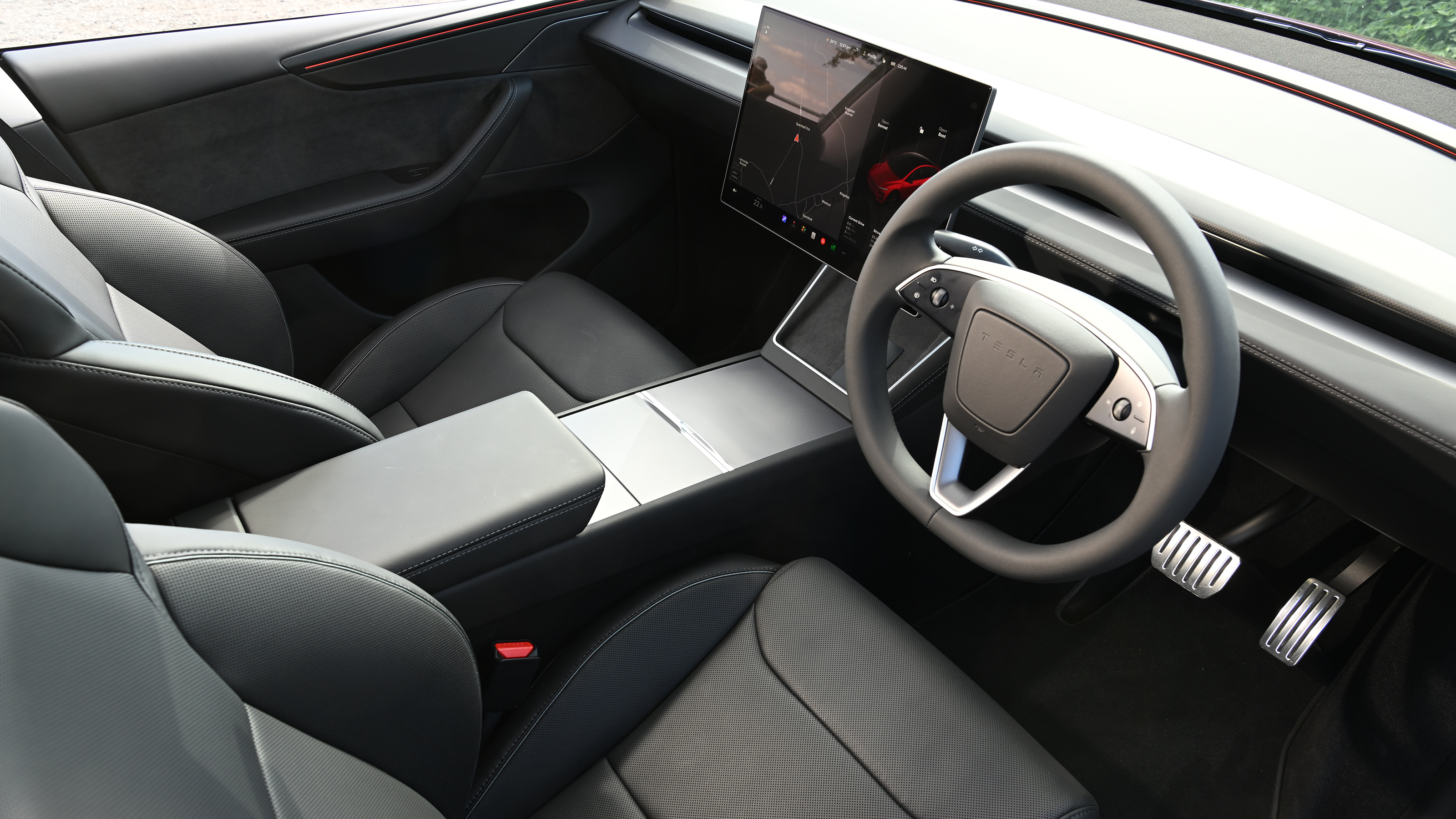 Tesla Model Y Performance 2025 -  cabin