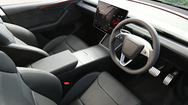 Tesla Model Y Performance 2025 - cabin