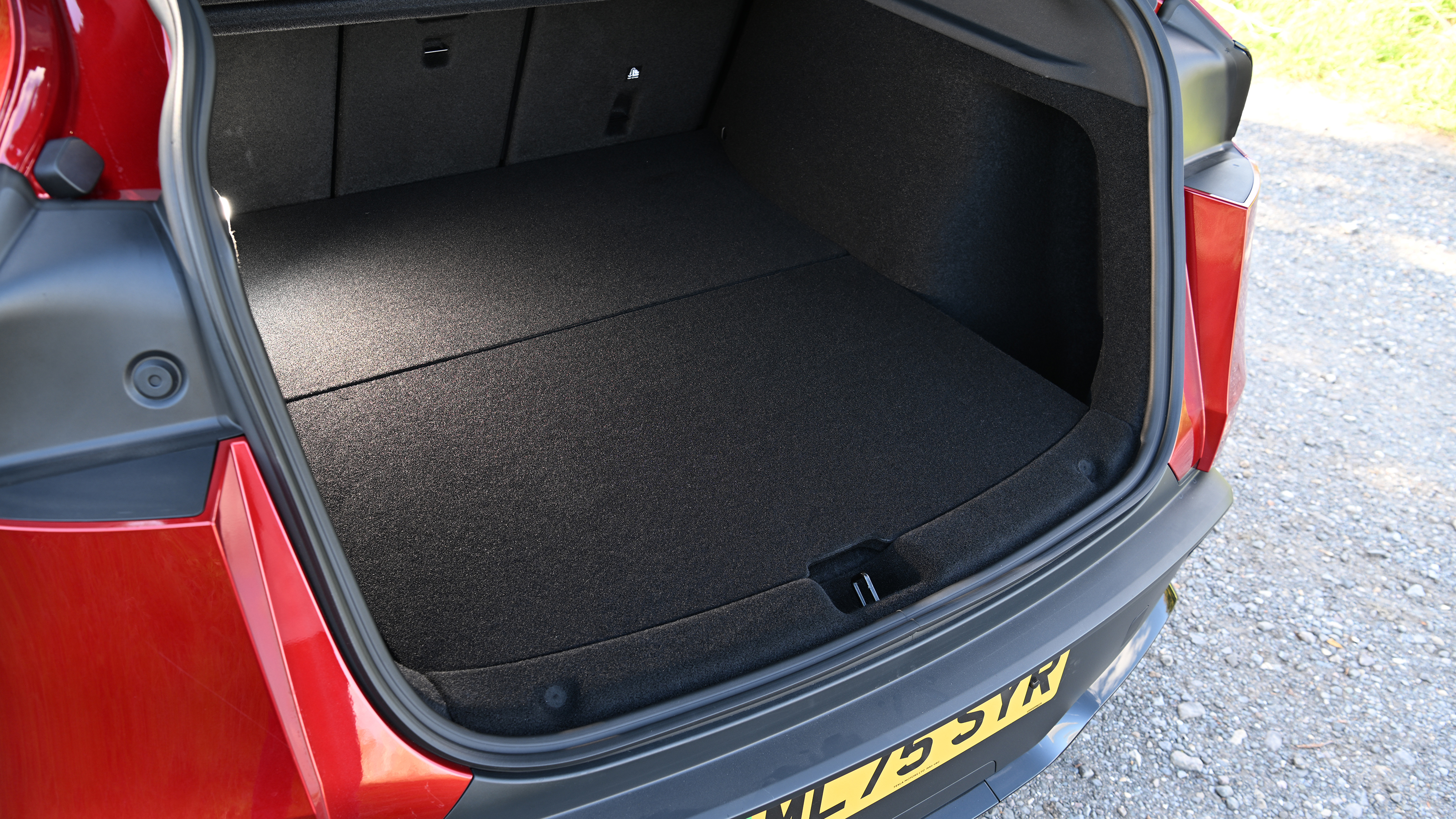 Tesla Model Y Performance 2025 - boot