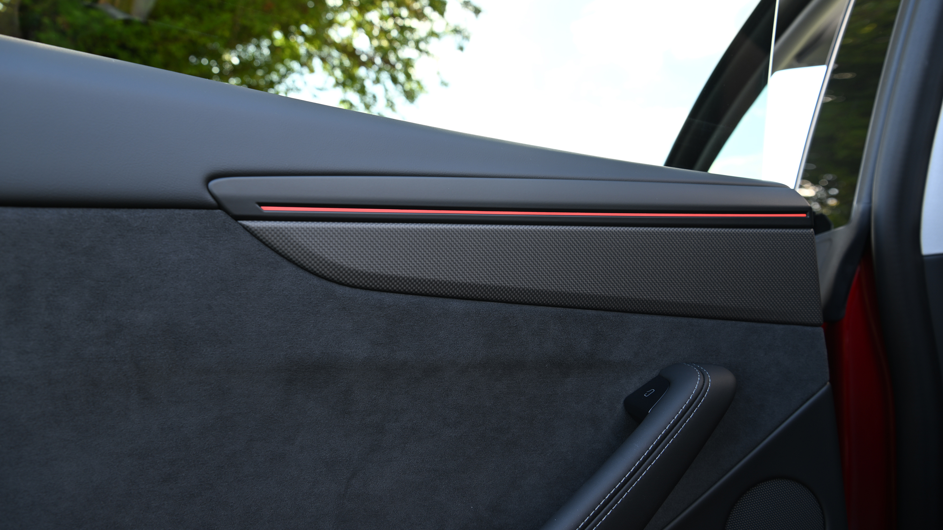 Tesla Model Y Performance 2025 - trim
