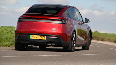 Tesla Model Y Performance 2025 - corner