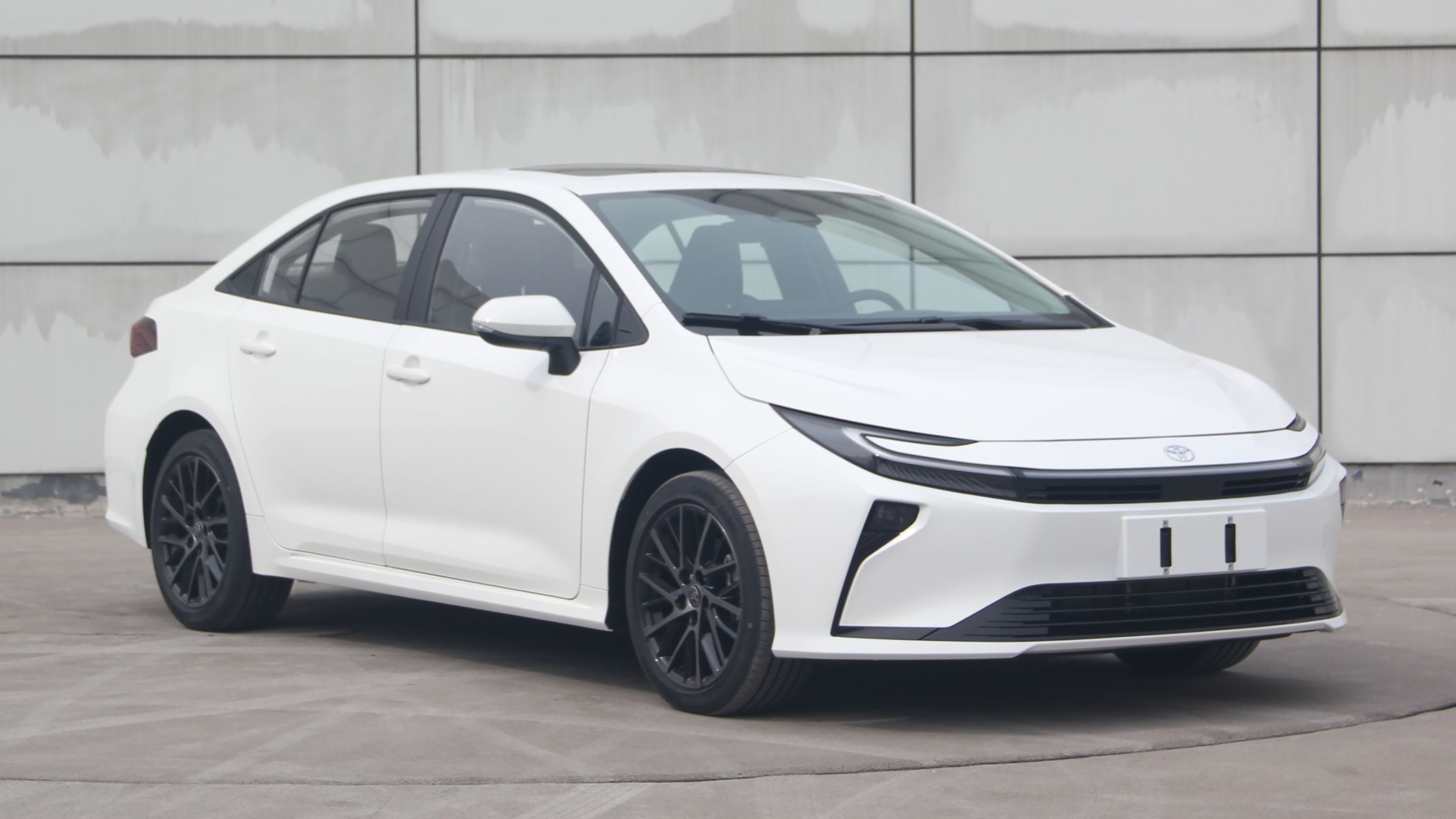 Toyota Corolla facelift leaked image