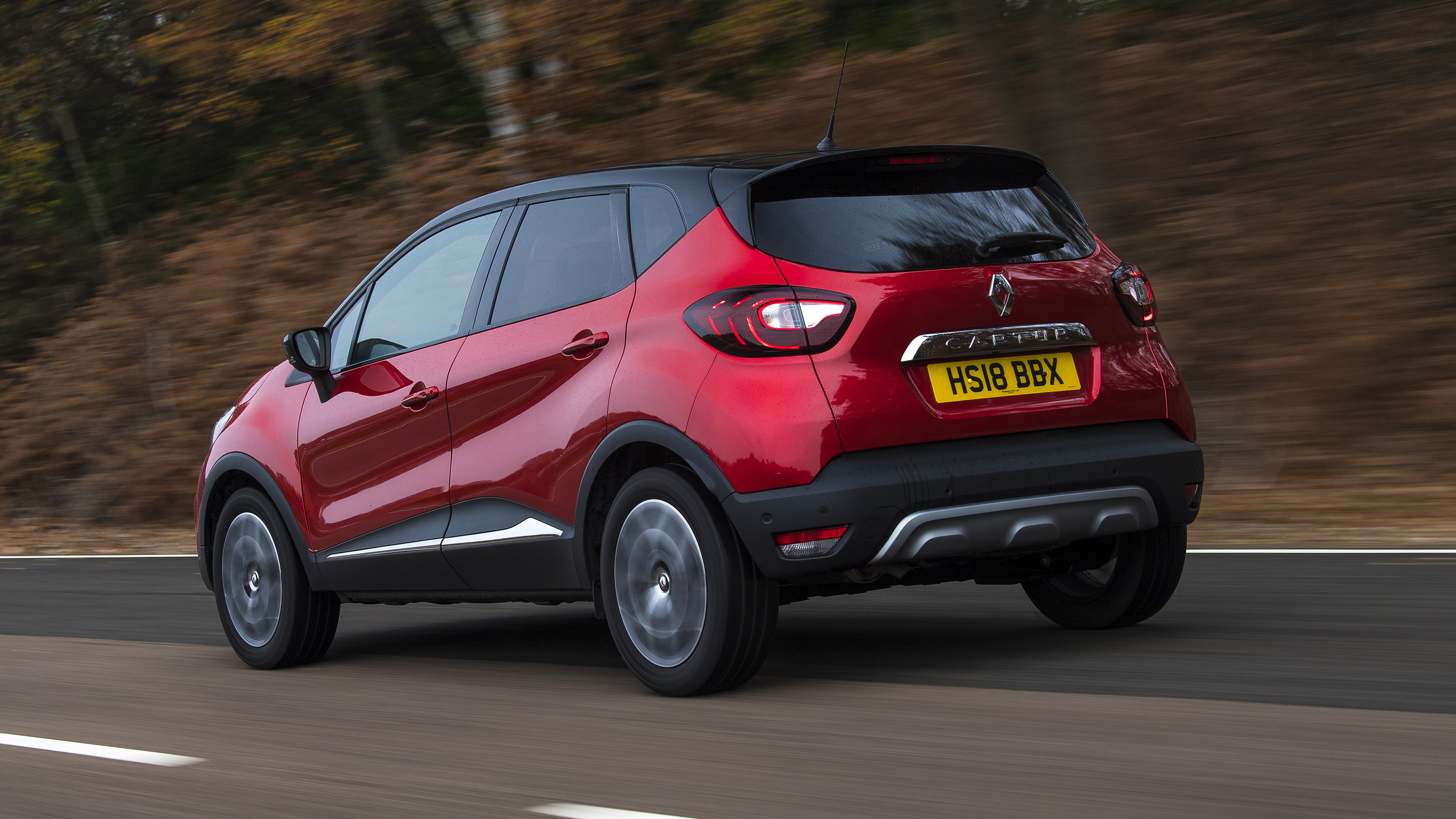 Used Car Hunter - Renault Captur, rear tracking 