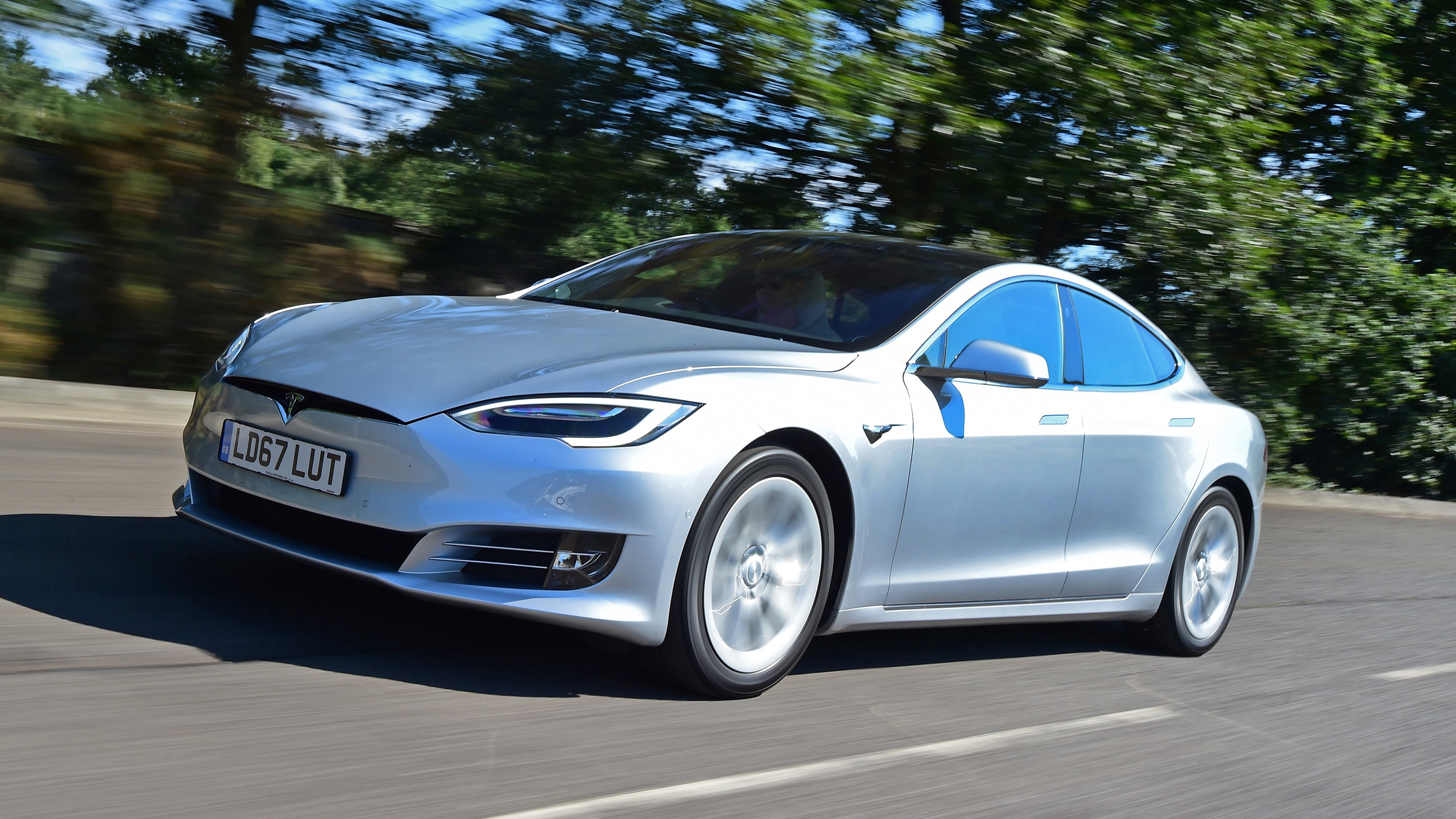 Used Car Hunter - comfy EVs for commuting for £30k, Tesla Model S - front tracking 