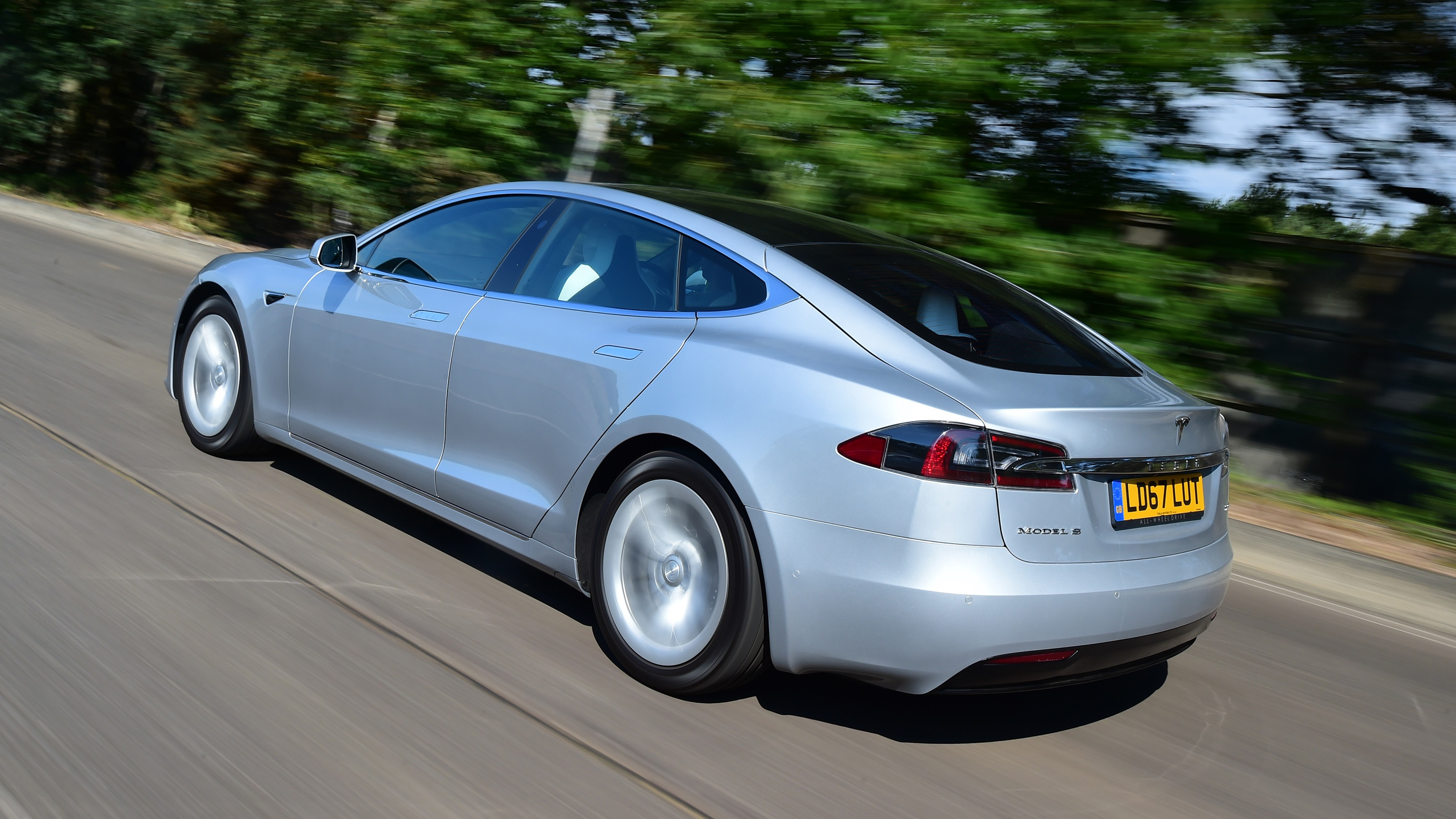 Used Car Hunter - comfy EVs for commuting for £30k, Tesla Model S rear tracking 