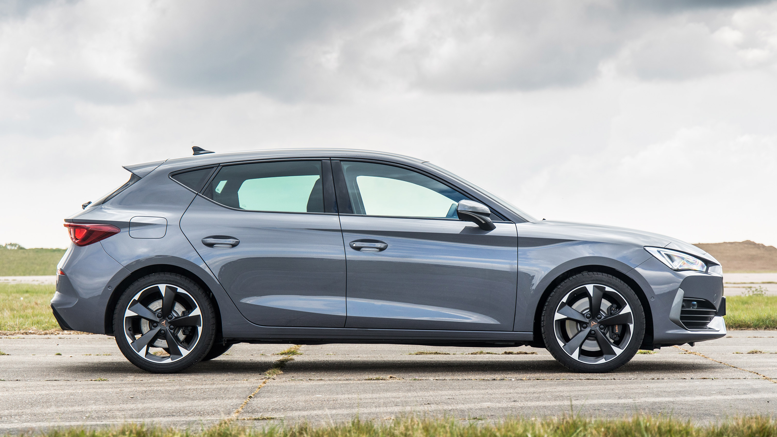 Used Cupra Leon - side