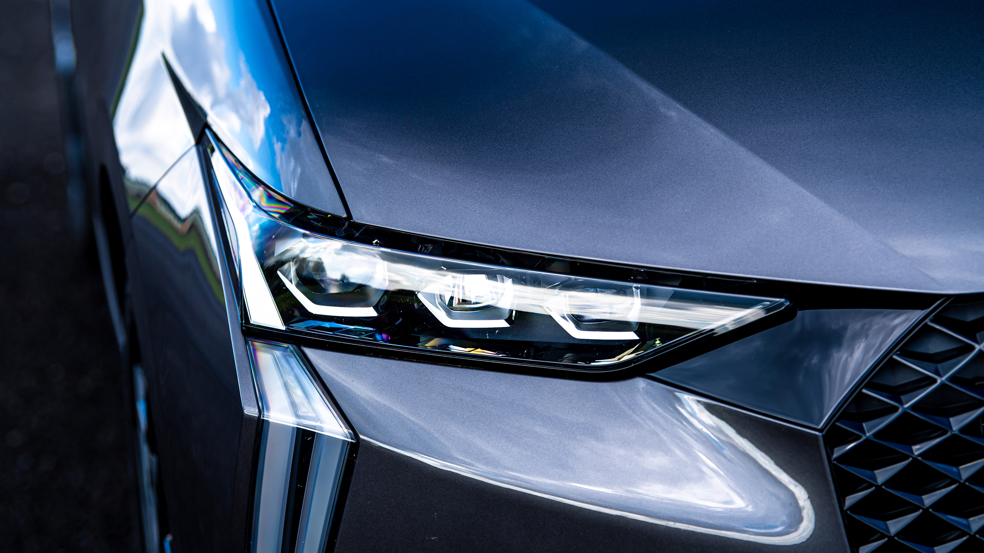 Used DS4 Mk2 - front light