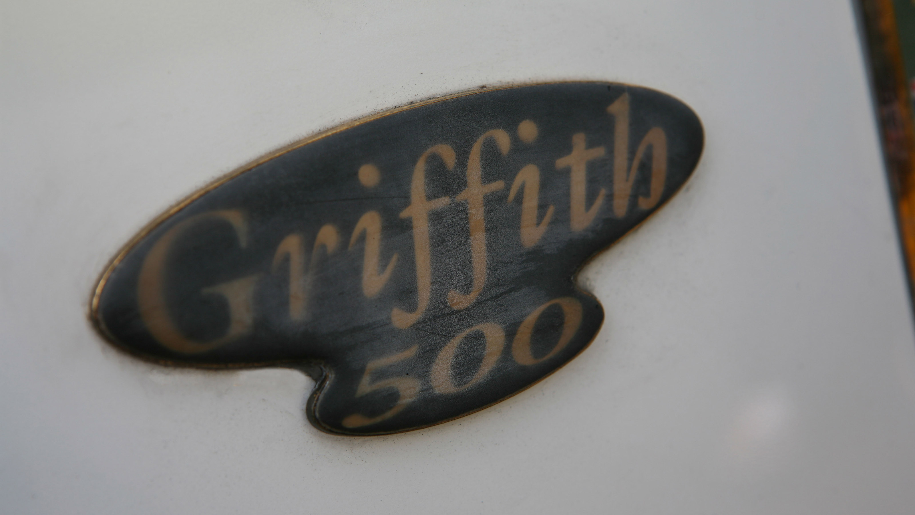 Used TVR Griffith - badge