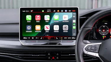 Volkswagen Golf GTI Clubsport - infotainment screen