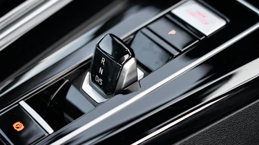 Volkswagen Golf GTI Clubsport - gear selector