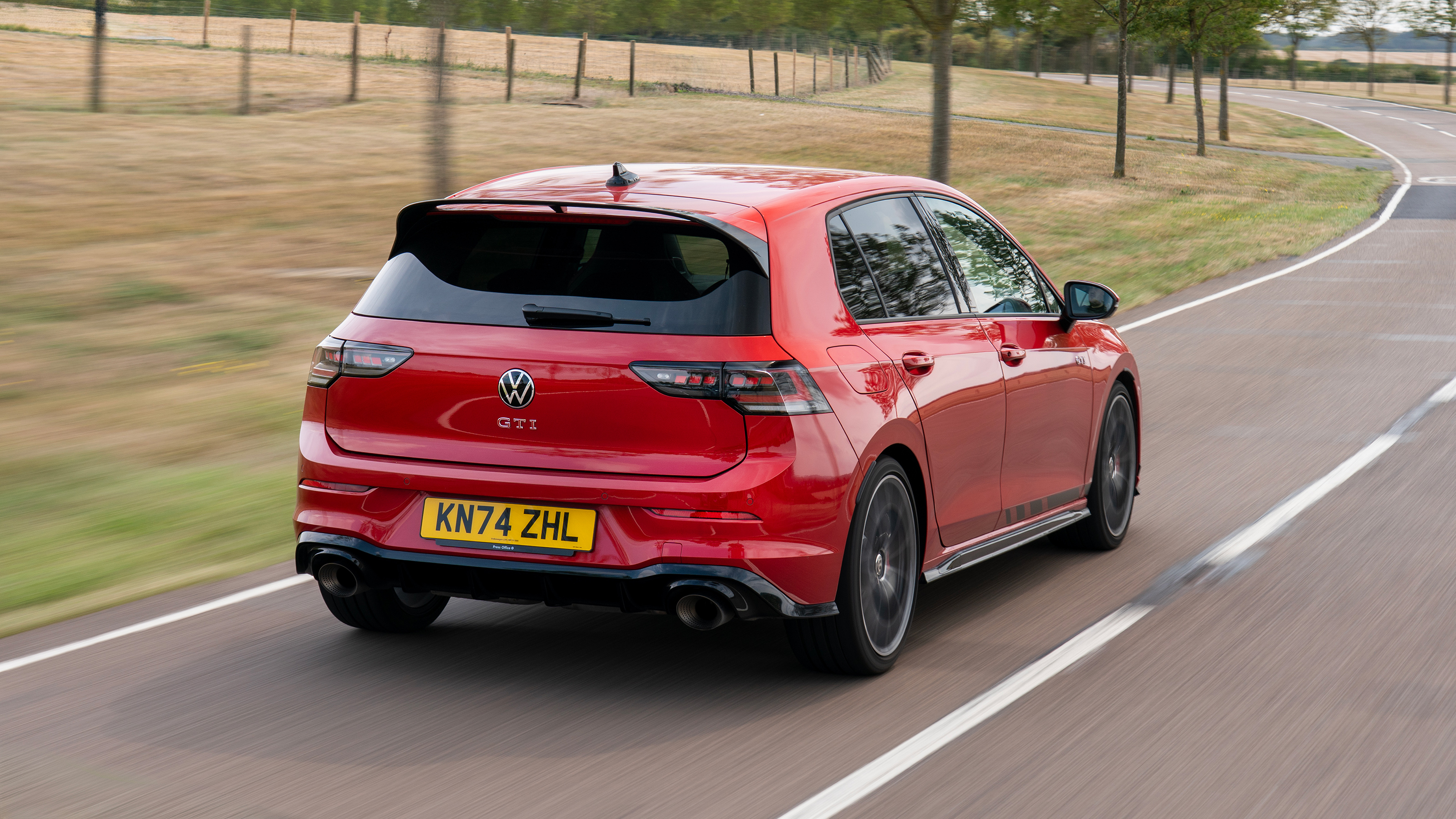 Volkswagen Golf GTI Clubsport - rear tracking