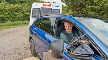 Volkswagen Passat R-Line - reversing around a corner while towing, alternative