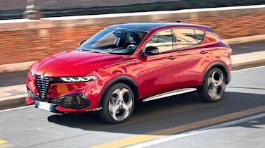 Alfa Romeo Tonale - front angled dynamic
