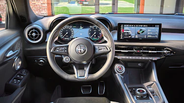 Alfa Romeo Tonale facelift - driver view