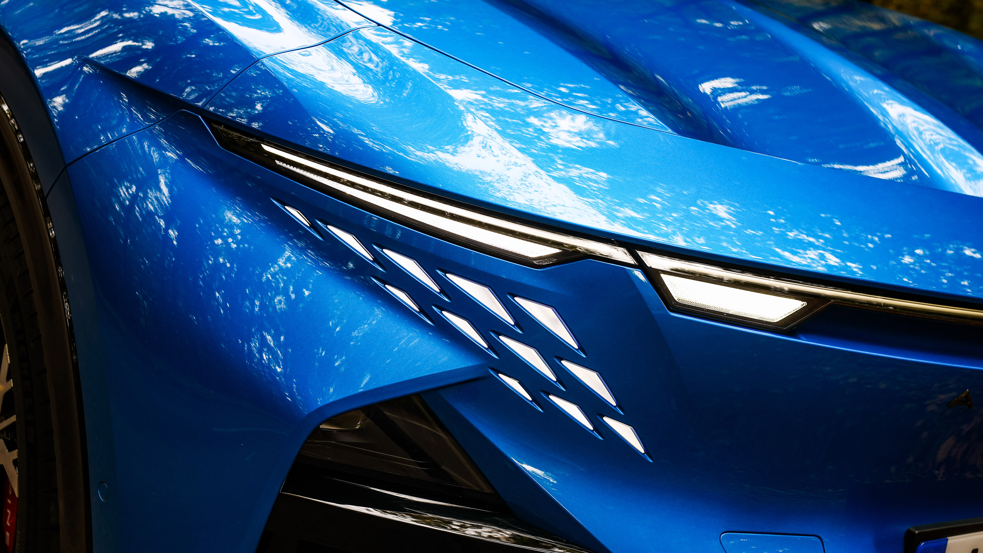 Alpine A390 - front light