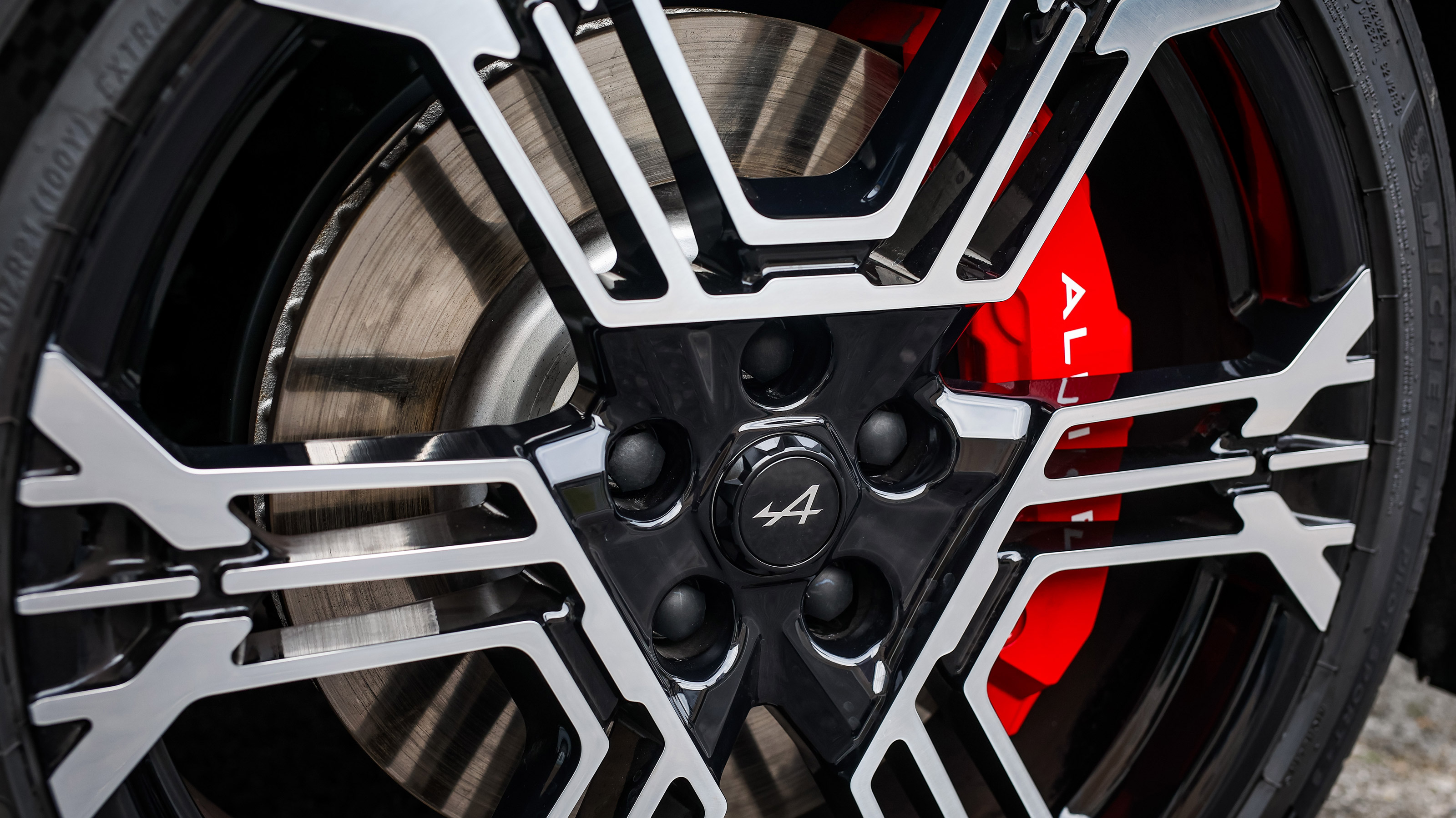 Alpine A390 - wheel