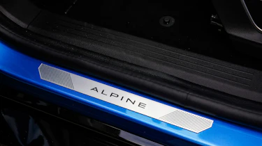 Alpine A390 - sill