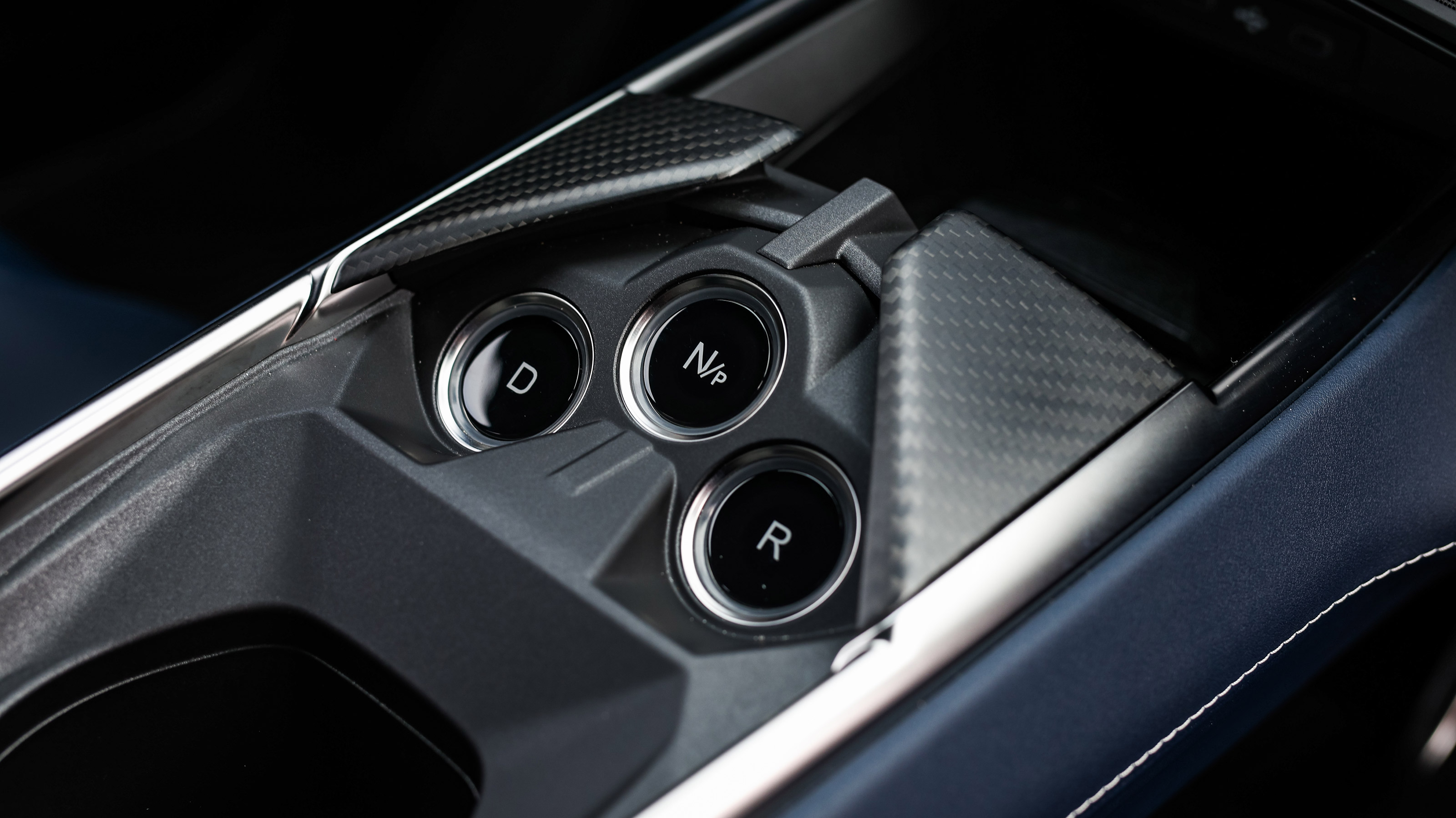 Alpine A390 - centre console