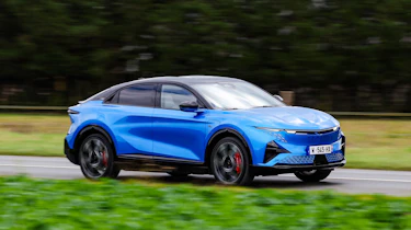 Alpine A390 - front action