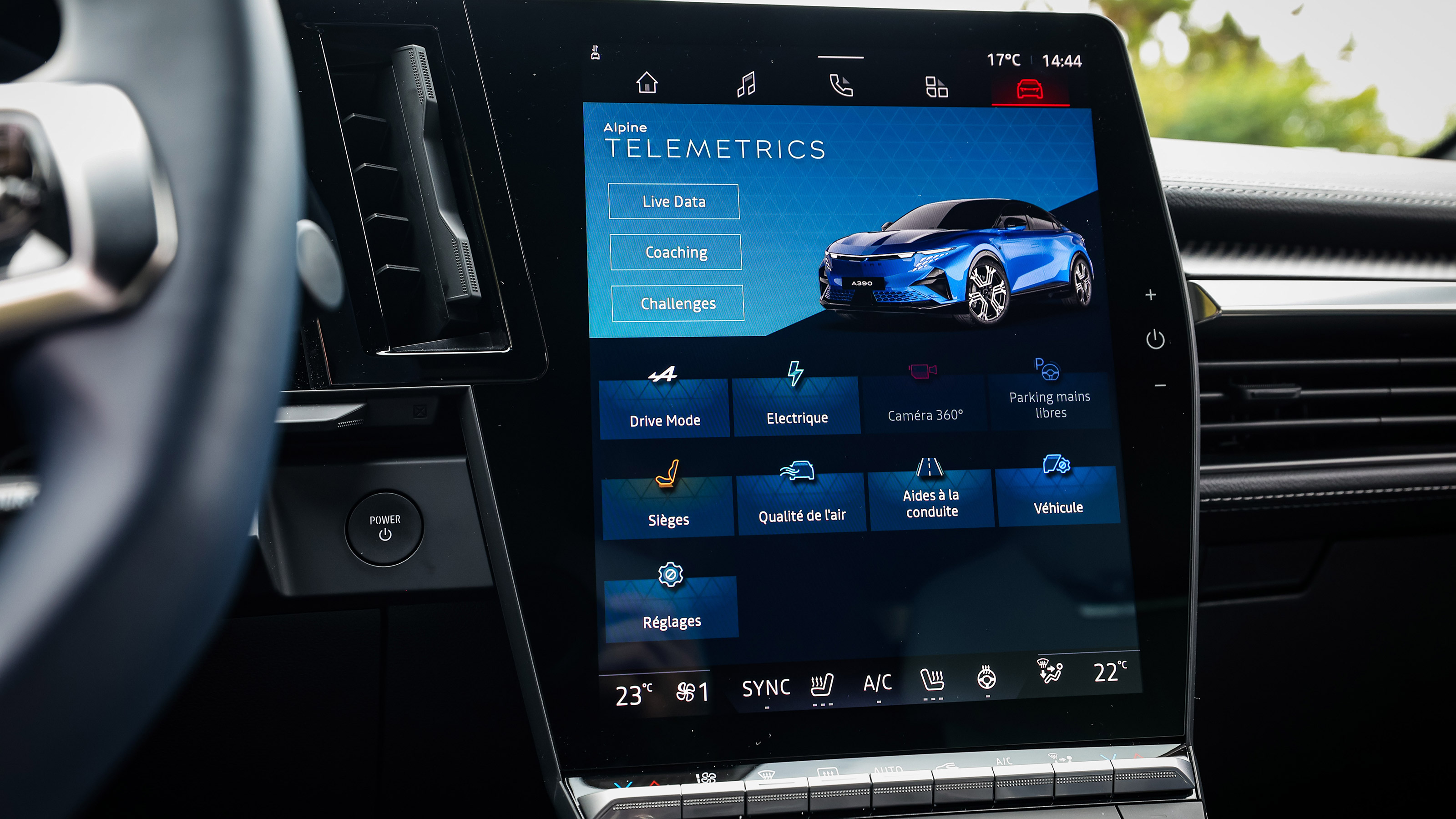 Alpine A390 - screen