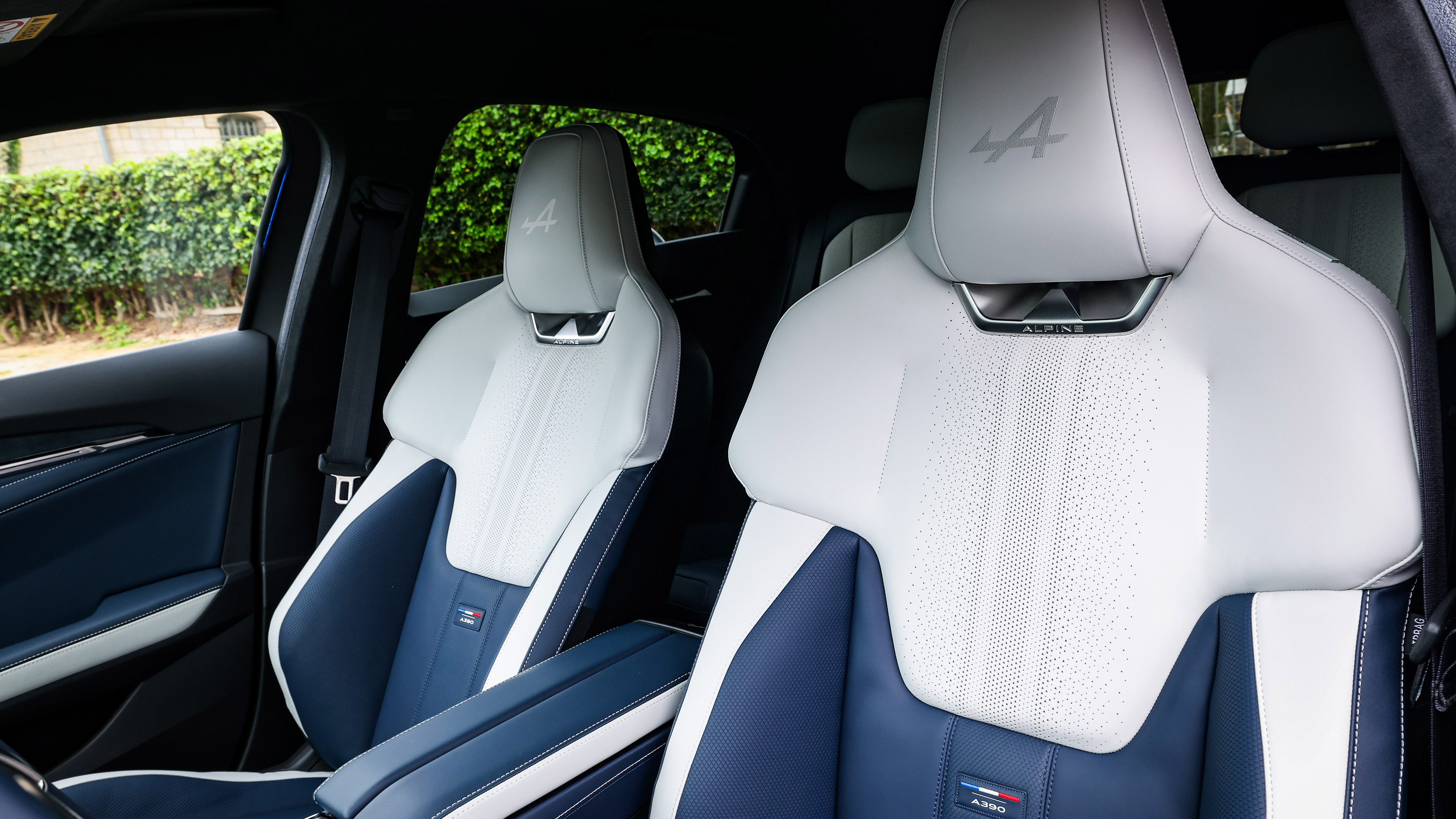 Alpine A390 - seats
