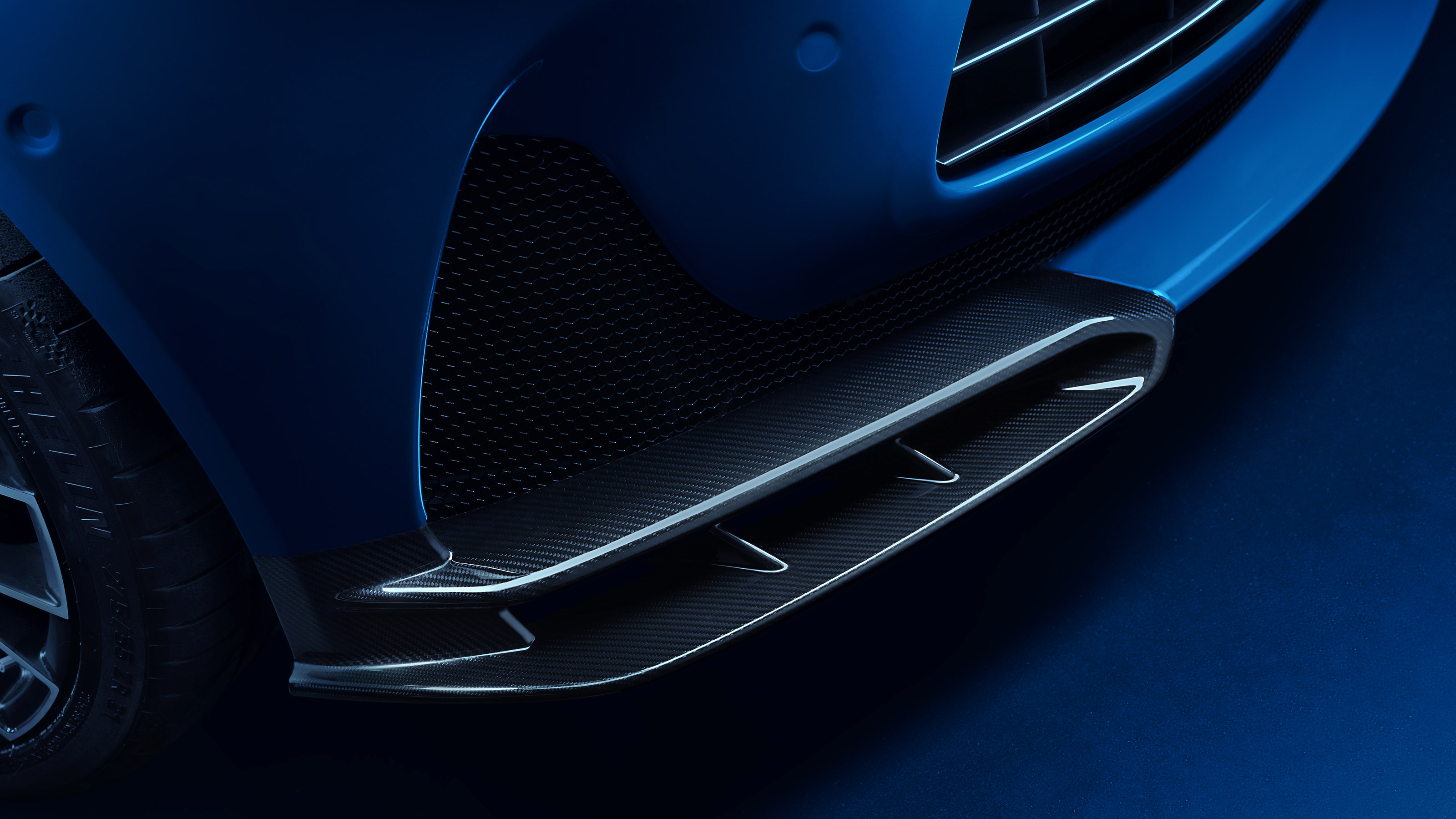 Aston Martin DB12 S - front detail