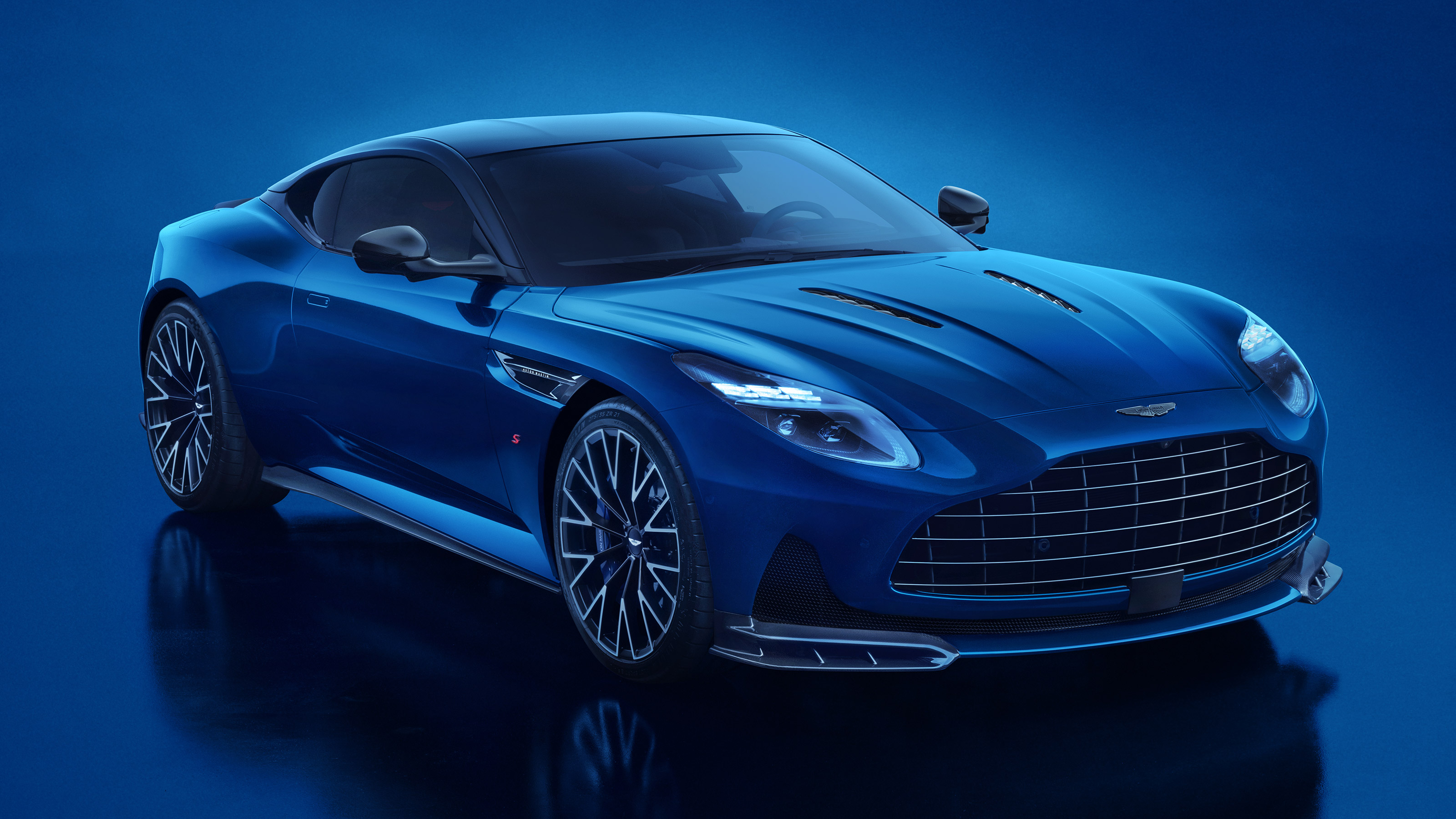 Aston Martin DB12 S - front
