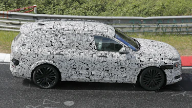 Audi Q9 - side profile