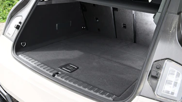 BMW iX - boot