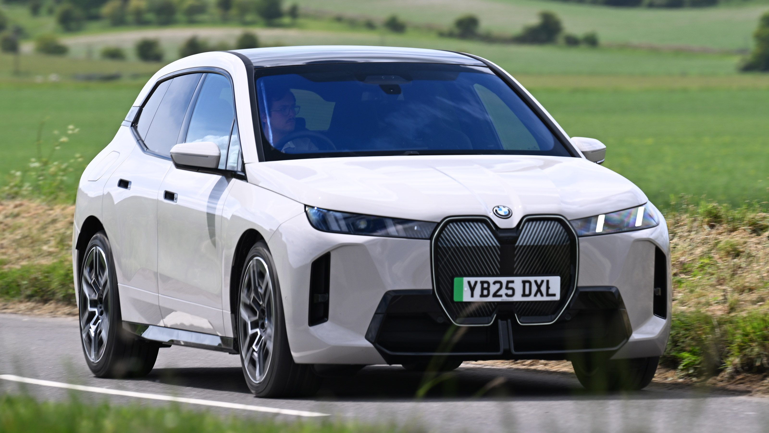 BMW iX - front/side