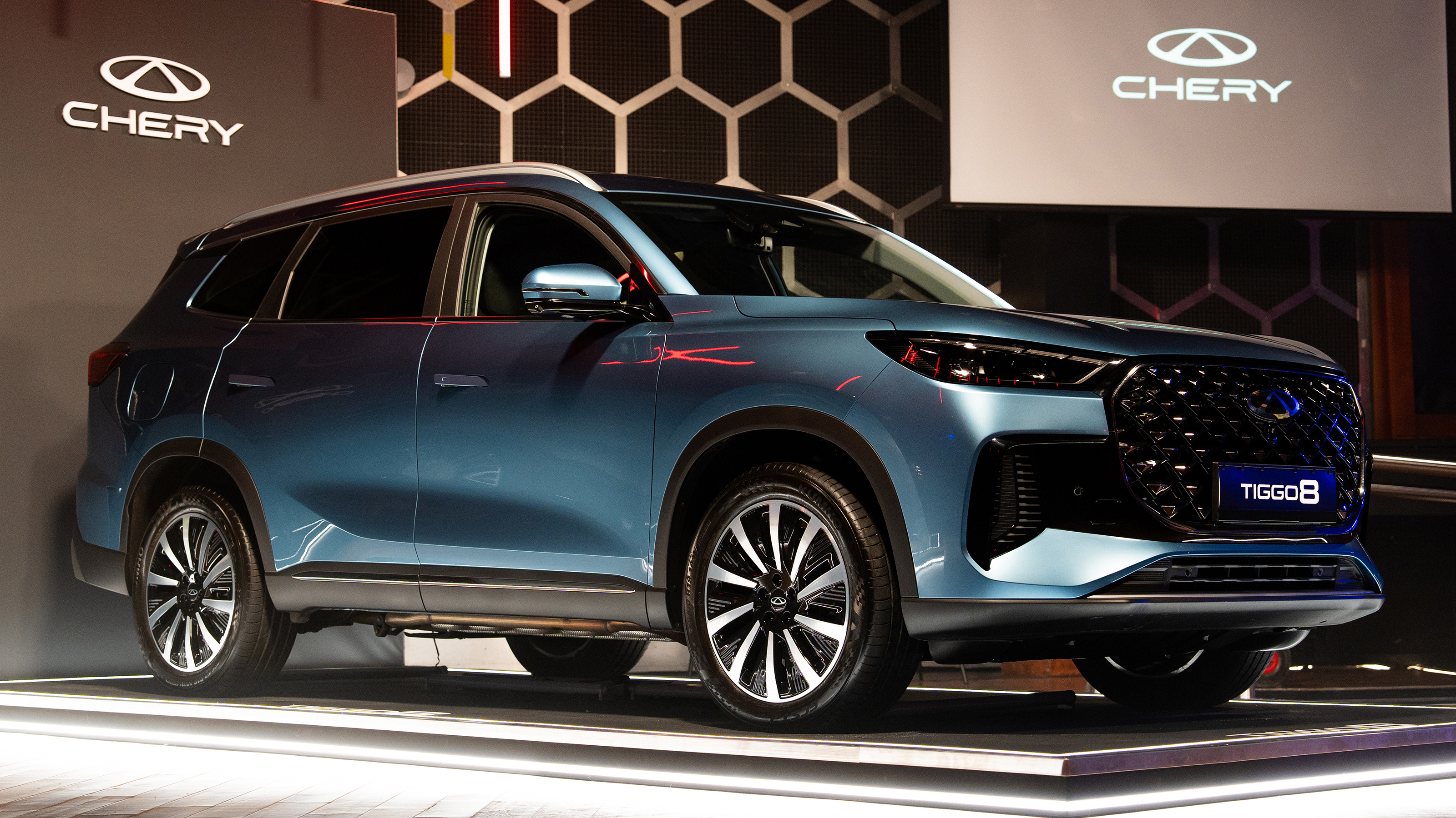 CHERY - TIGGO 8
