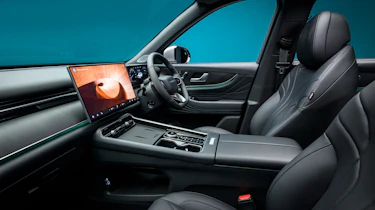 Chery Tiggo 9 - front seats