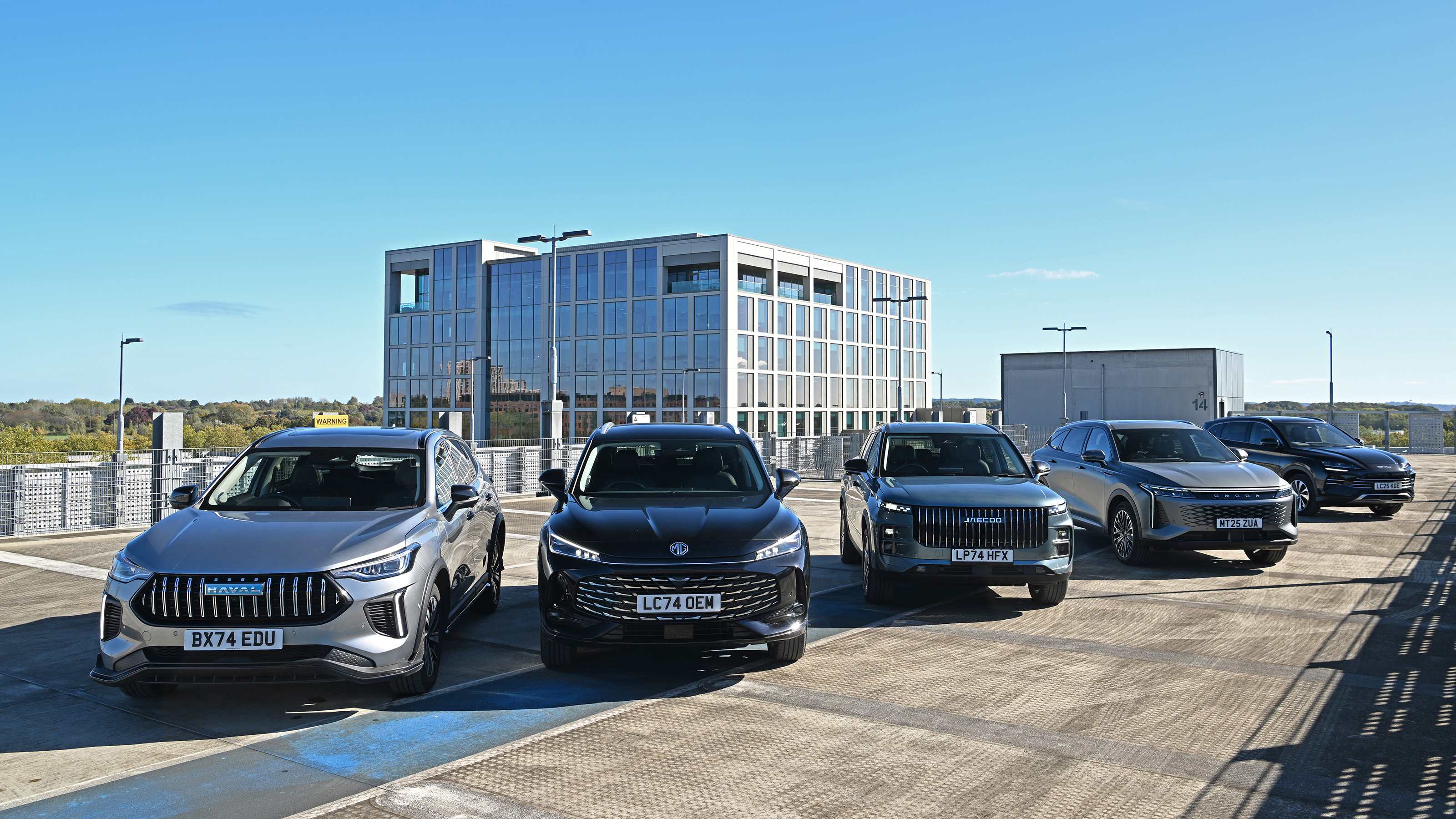 Chinese hybrid SUV mega test - header image, front static 