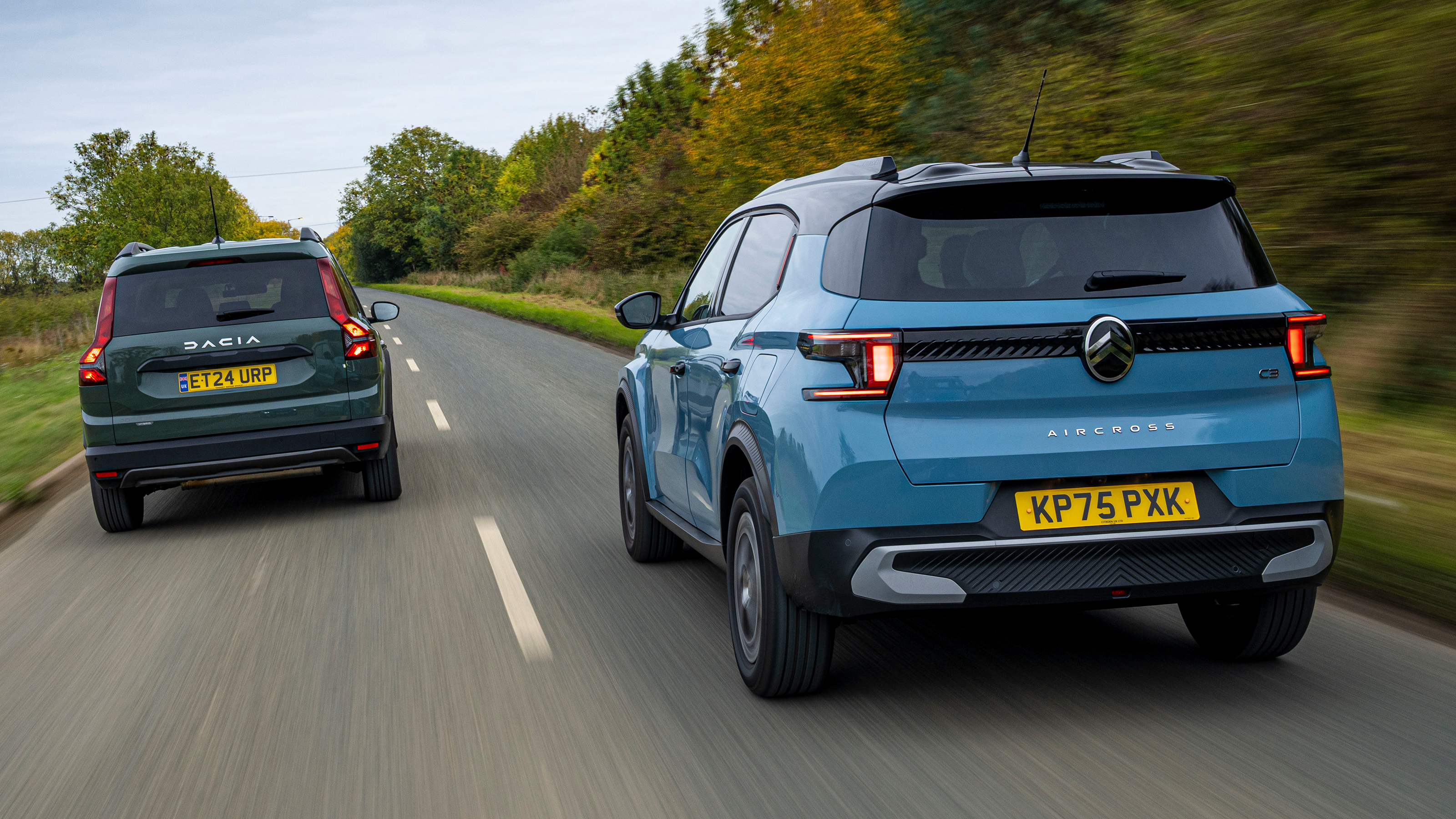 Citroen C3 Aircross vs Dacia Jogger - rear tracking