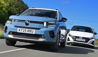 Citroen C3 vs Hyundai i20 - front end tracking