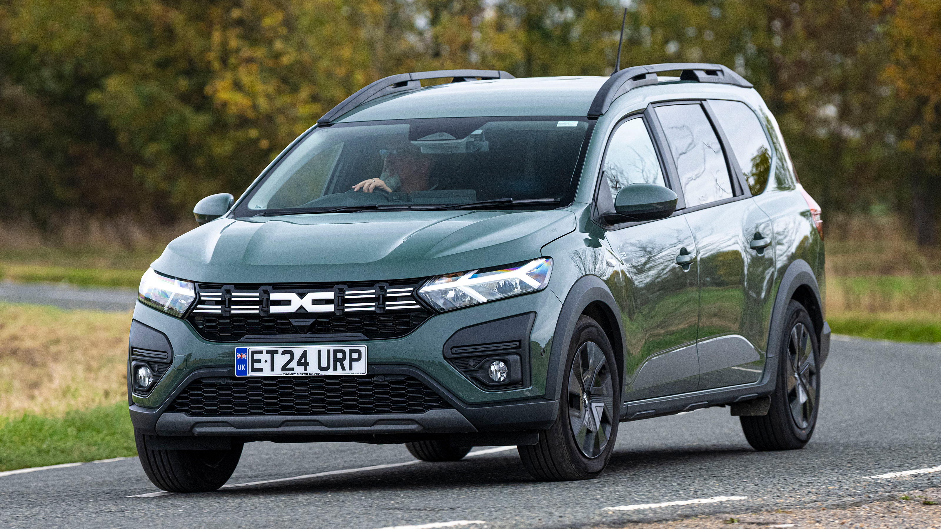 Dacia Jogger - front cornering